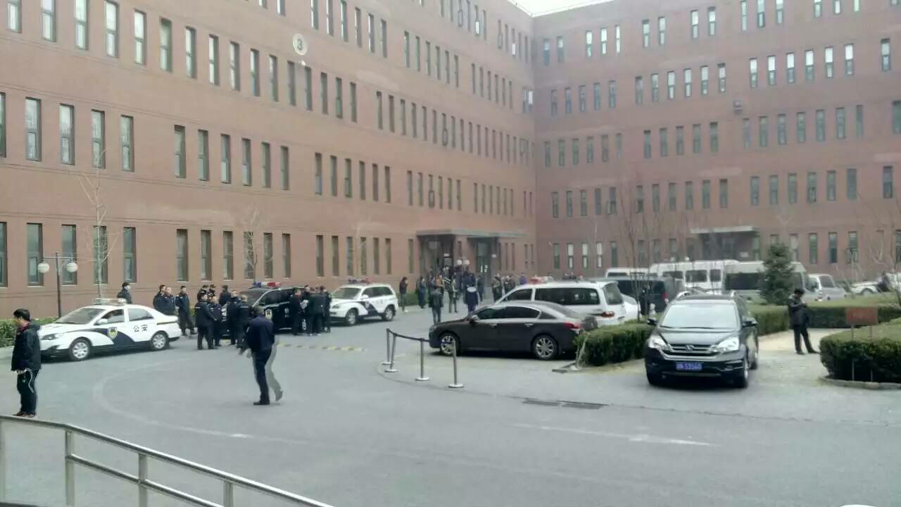 既然有信访部,为啥还有官方截访团呢? - 匿名用