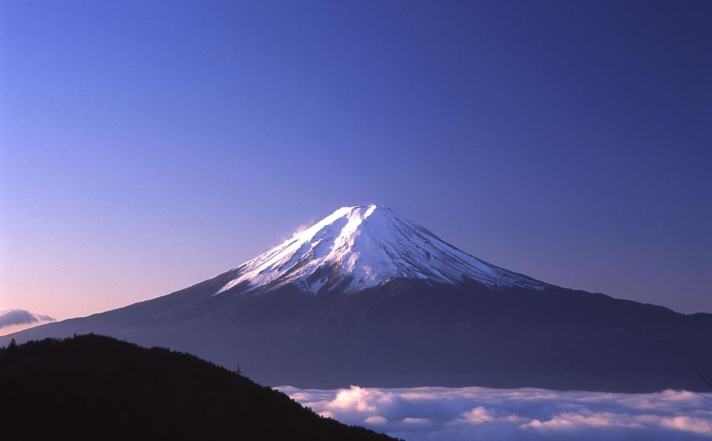 你们都从远处看富士山 我用两天一夜登顶了 知乎