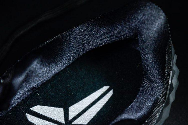 平常穿43码,篮球鞋科比毒液5,44码,能塞一根手