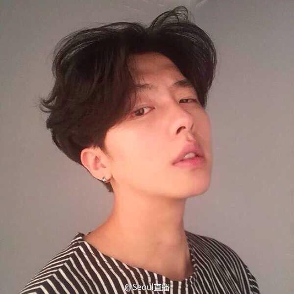 为什么大多男生中分不好看,而女生中分好看?