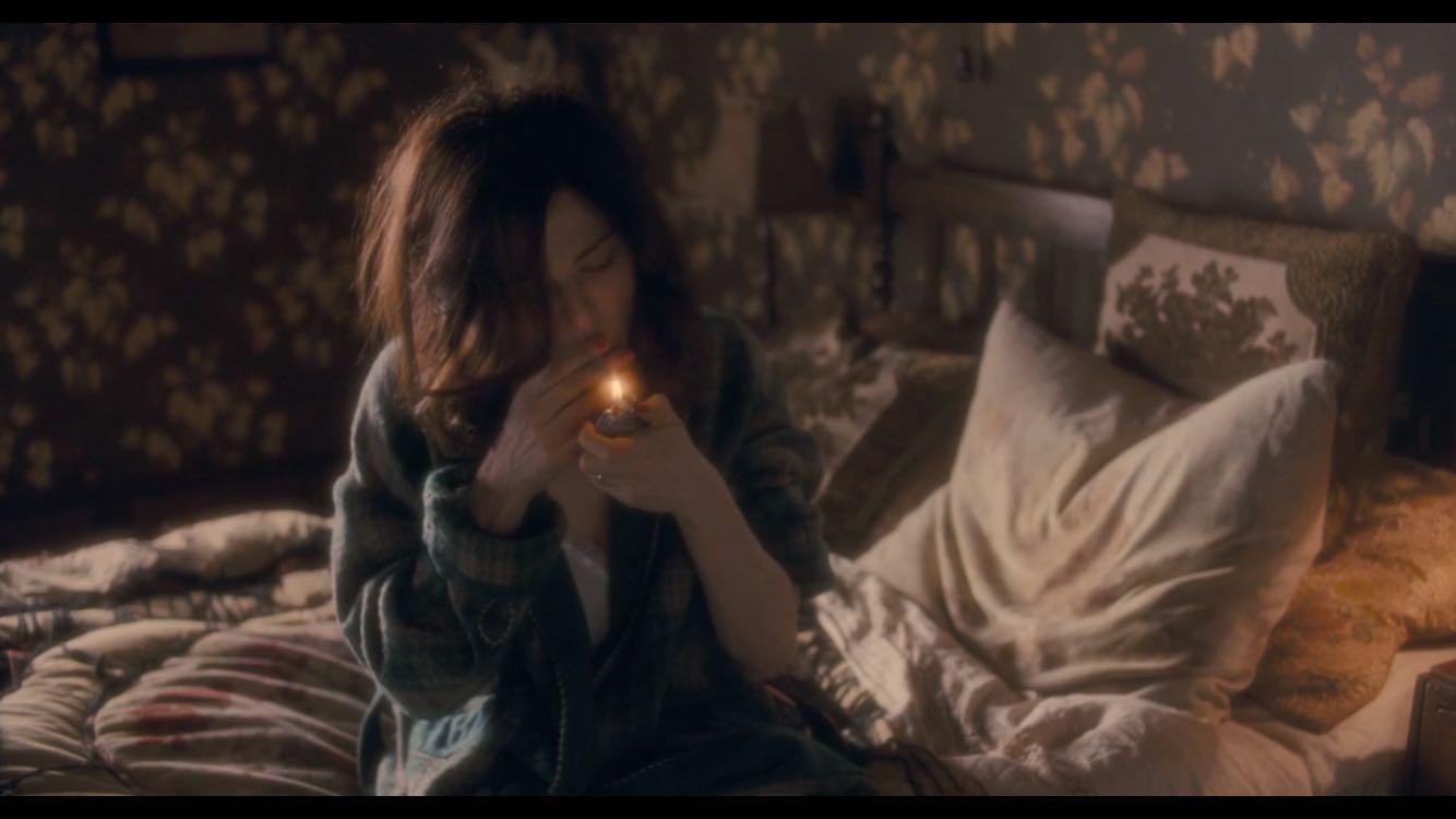 有哪些女星抽烟很帅? - 知乎用户的回答