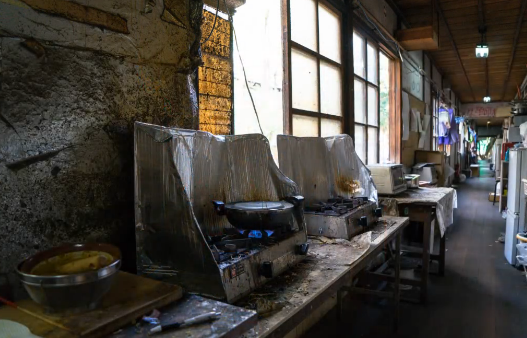 在京都大学(Kyoto University)的吉田寮(Yoshida