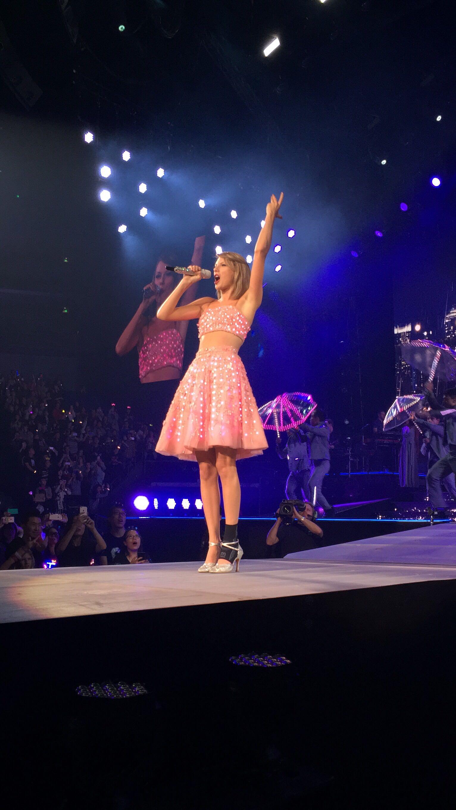 如何评价taylor swift 1989世界巡回演唱会上海站? - 知乎