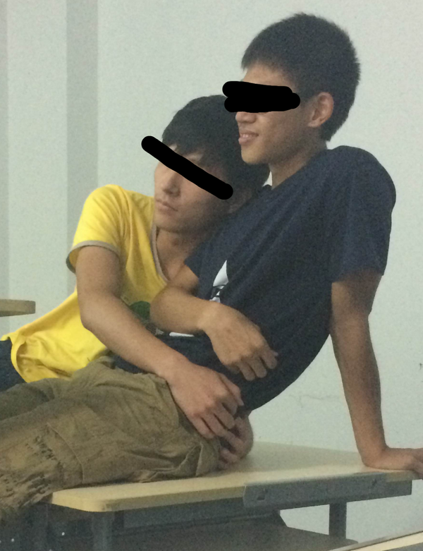 男生们在宿舍里面真的会搞…基…吗…?