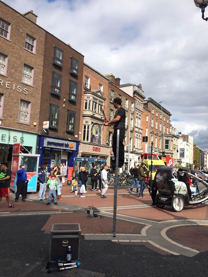 (graftonstreet上街头艺人表演)(著名temple bar)爱尔兰打工渡假跟