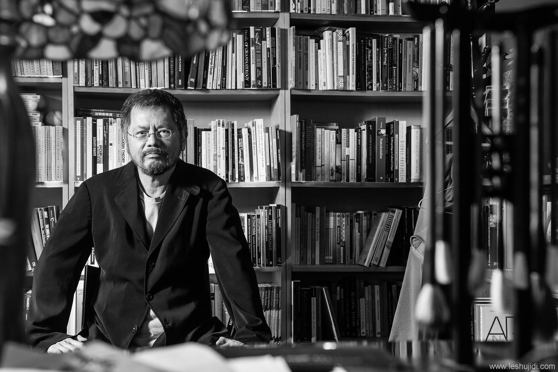 焦桐美食家中最会写诗的诗人中最会吃的