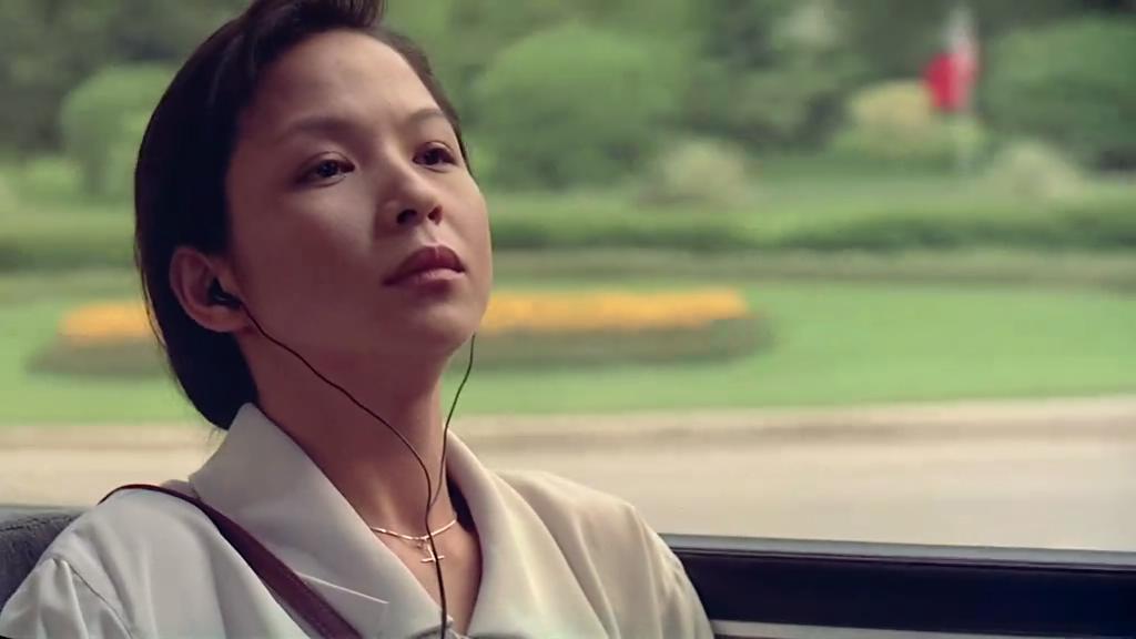 画面没入,圣歌先入,"哈利路亚,哈利路亚"我们跟着剧情走,老朱的几个