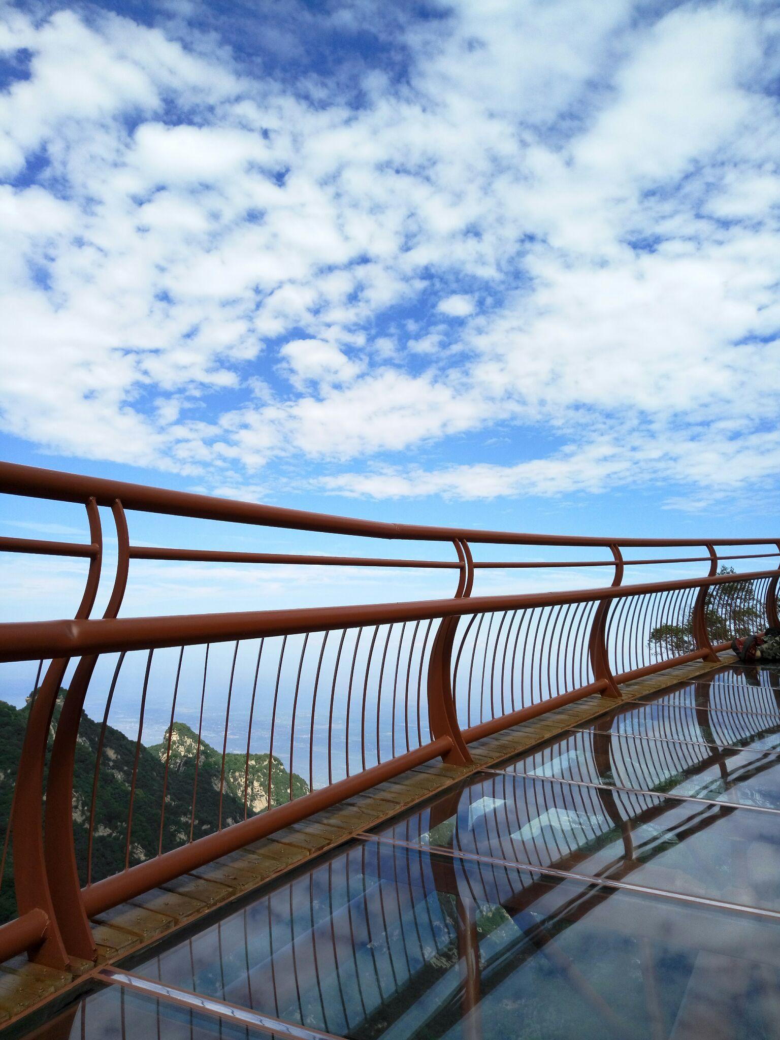 最近去过渭南少华山玻璃栈道的朋友们,你们的索道票是怎么买的,大概