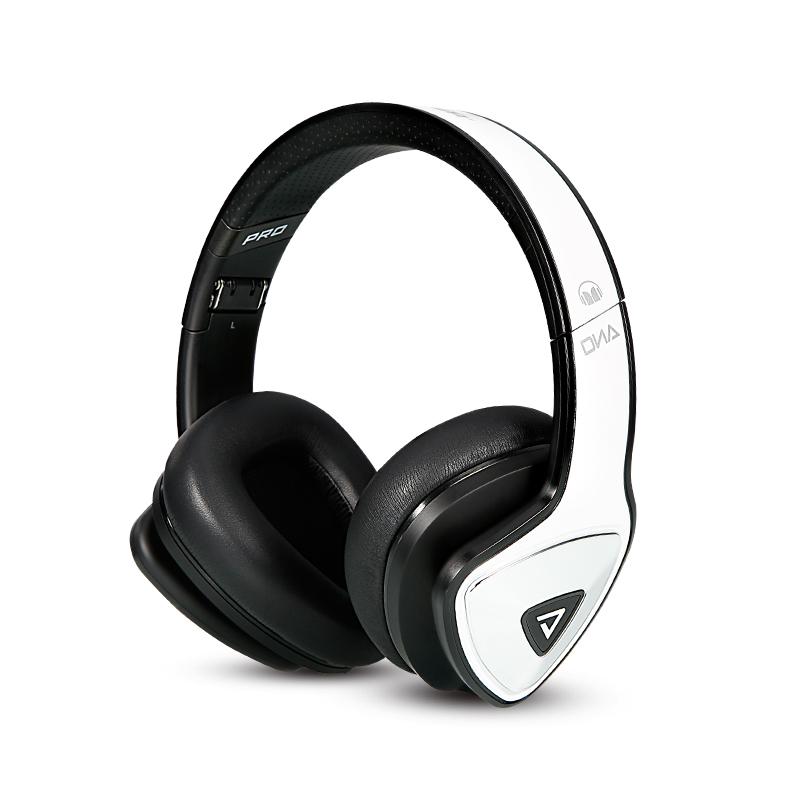 一千左右的耳机常听8090年代人声歌比如张国