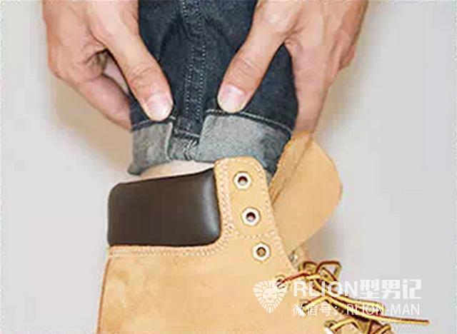 怎么把牛仔裤的裤脚卷起来? - 欧阳的回答 - 知