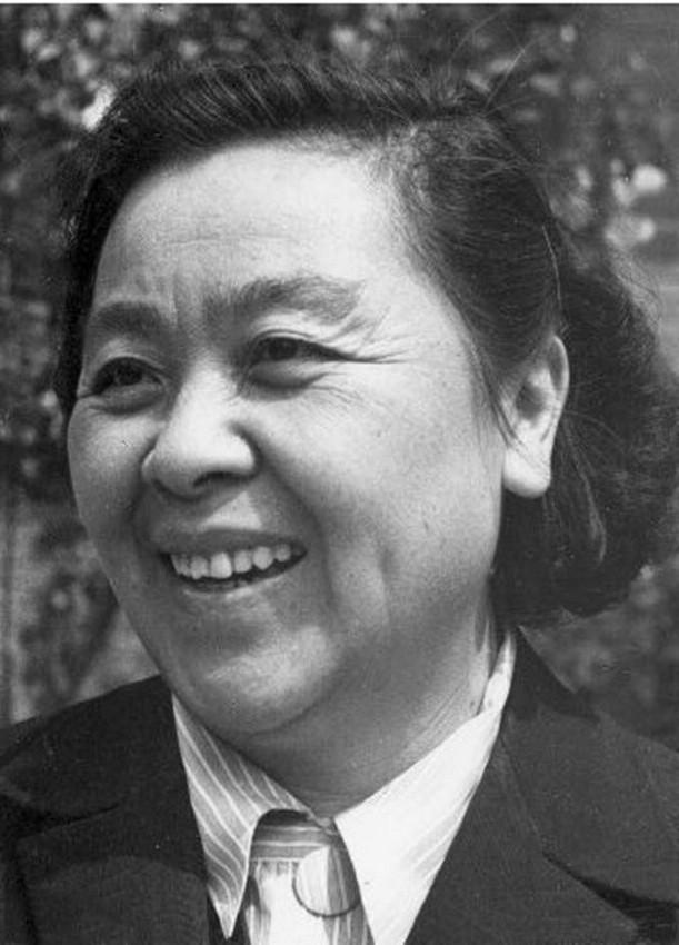 50年代的丁玲,意气风发.