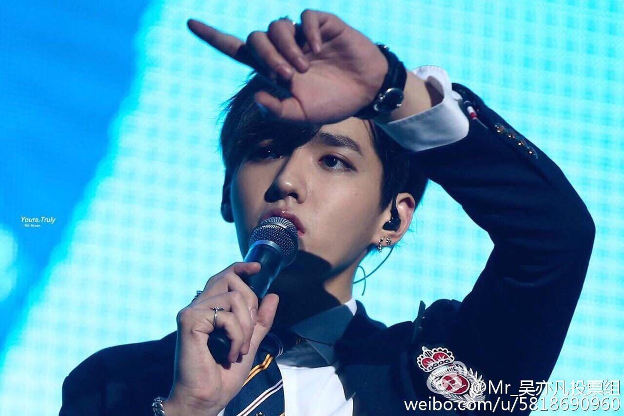 如何评价吴亦凡的长相?