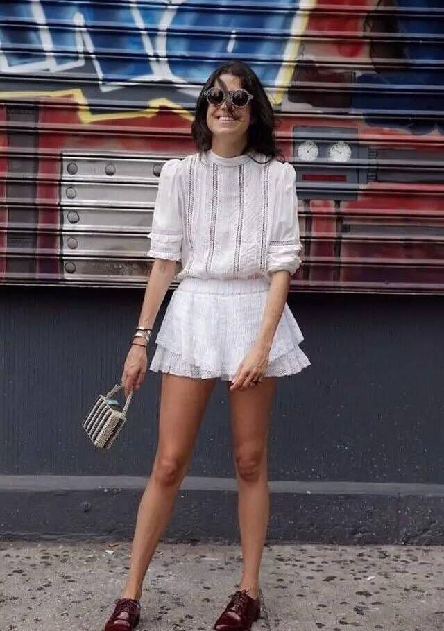 伟德bv1946官网-每个女孩都需要的七分裤轻松搭配时尚出街！