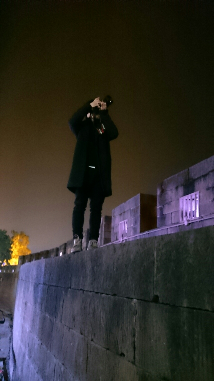 民谣歌手普遍都有「一把吉他,浪迹天涯」的经历吗?