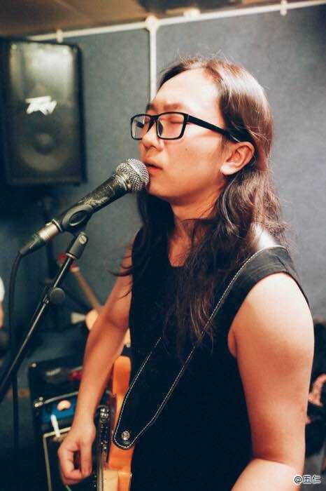 2014年11月,伦敦(对的,后来我玩儿了乐队,照片credit:金手指五仁君李