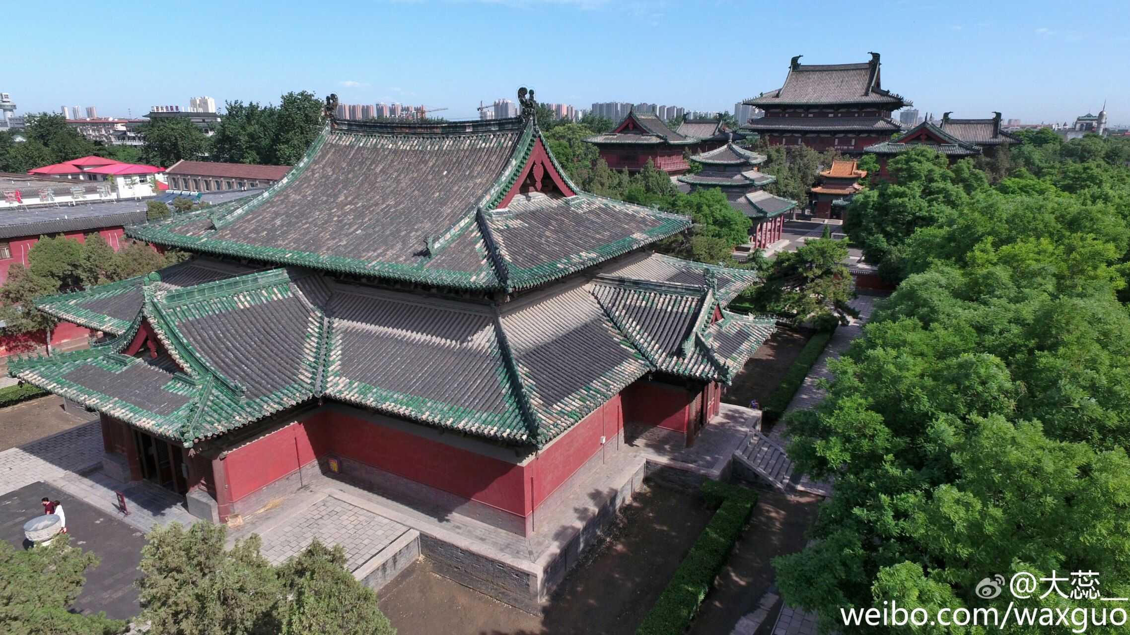 河北正定隆兴寺,山门,摩尼殿(就是下图那个十字形的),二阁均为宋构.