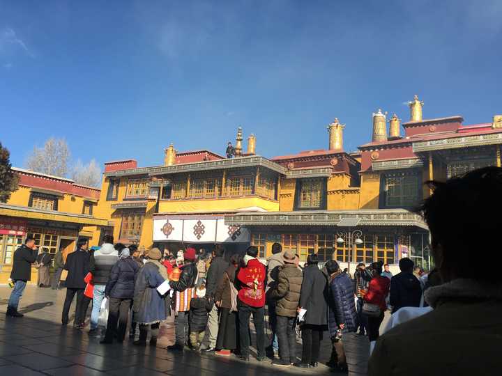3,扎基寺 财神庙,汉宫里出来的财神 礼拜三人最多
