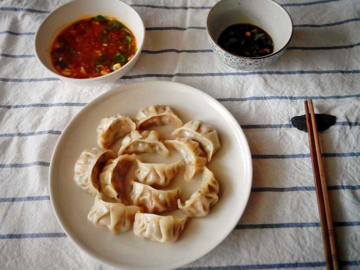 做法:……真的好多怎麼辦_(:з」∠)_,舉個栗子~ 南瓜花餃