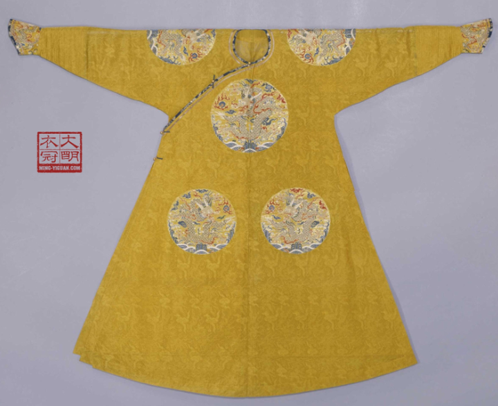 金国时期的女真服饰与后金,清代的旗人服饰有何异同?