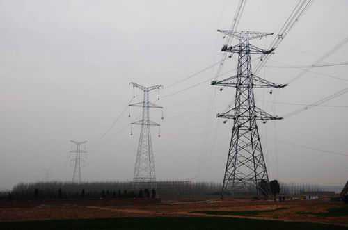 目前我国送电电压等级主要有交流10kv,35kv,110kv,220kv以及特高压送