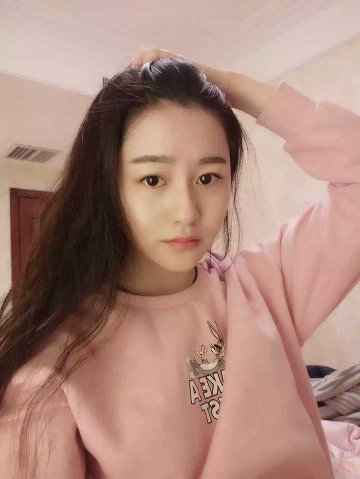 你见过最漂亮的女生长什么样?