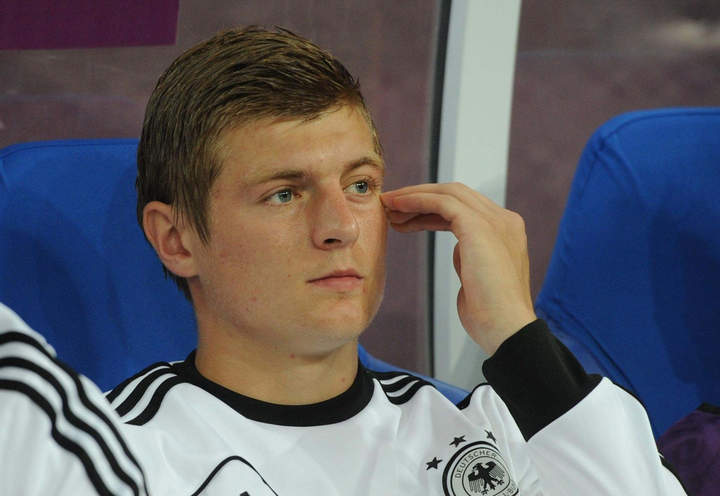 托马斯·穆勒: 虽然他的画风平时是这样的: 人家小时候可是立志