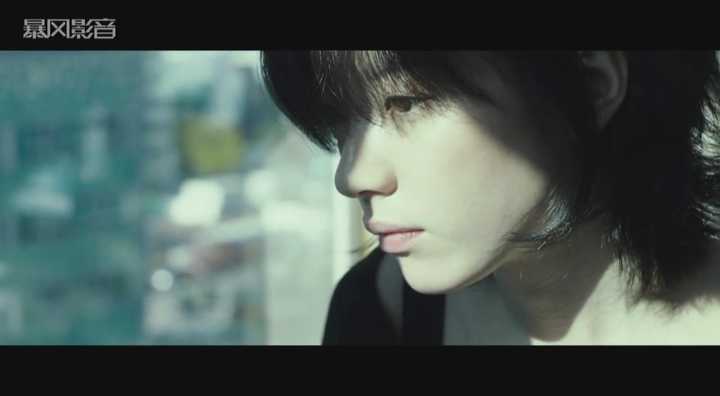 绝命追踪   的女主.最喜欢阳光映进她眼睛里的那种感觉.