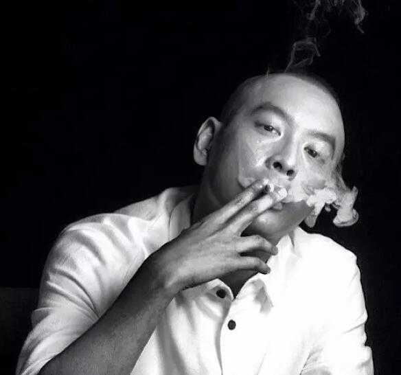 如何评价麦浚龙?