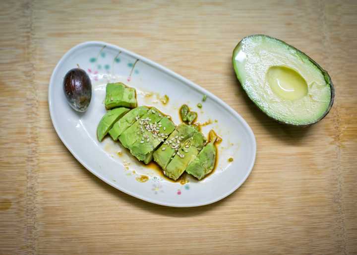 芝麻醬油牛油果