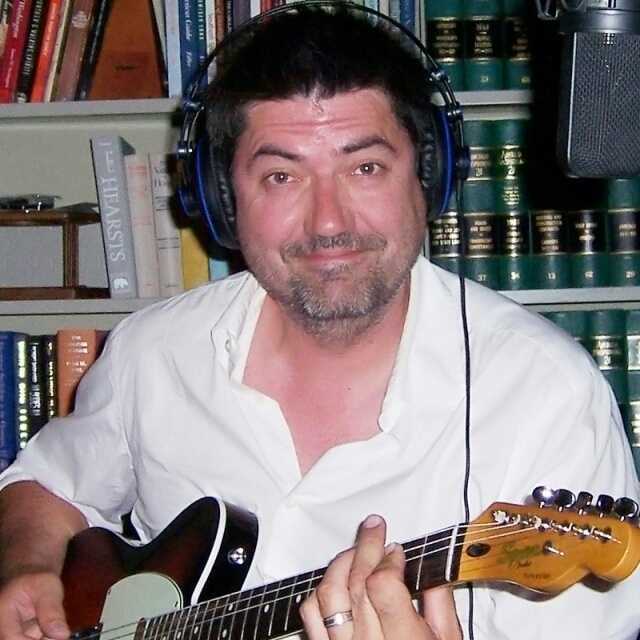 大楼立刻变成翠林 广场立刻变成草原 其实吧 唱这首歌的joel hanson是