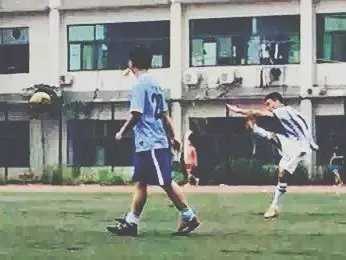 你有想过成为一名职业足球运动员吗?什么阻止