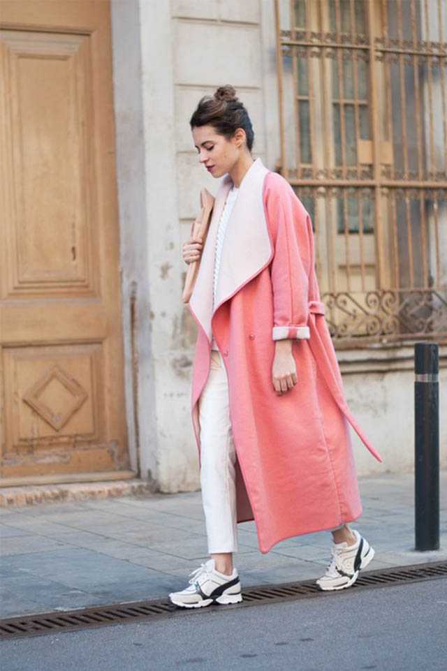 粉色系的大衣怎样才能穿的不俗也不土也不过于少女?