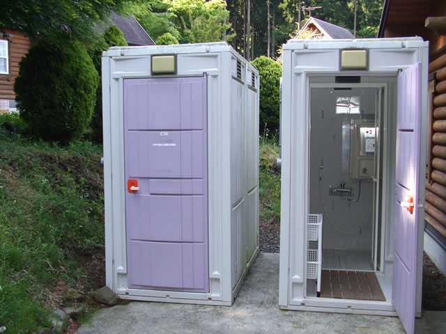 投币式自助淋浴房.现在在东京已经很少见了.