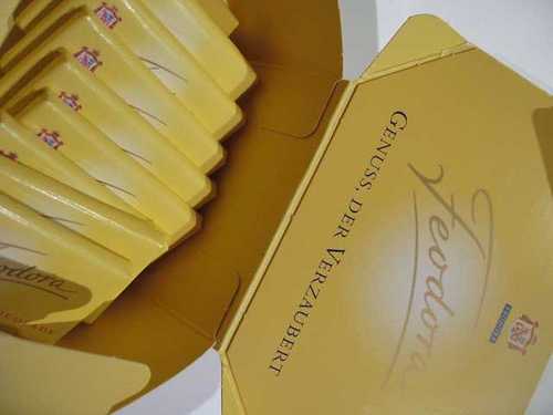 周润发在赌神里面赌前吃的是什么 四四方方很大的一片 知乎