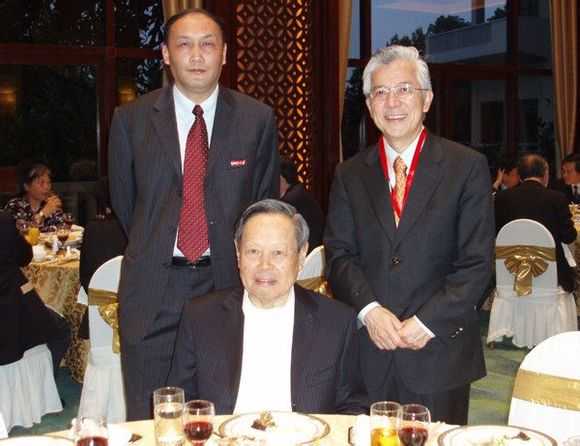 你们知道杨卫与其导师施春风的故事吗. 华人学术圈三个最八卦的人合影