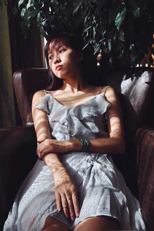 蚕眉困目的美萝莉,不调皮就很可爱. 小鹅蛋真美. 【再看这位