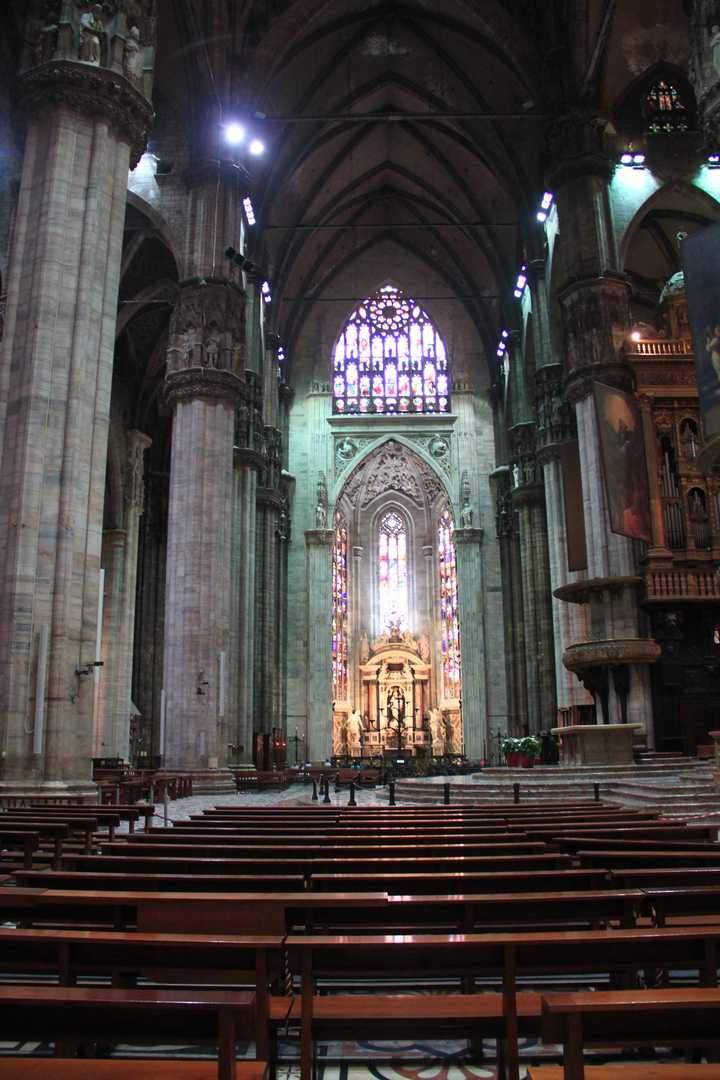 作为中世纪教堂主要风格的哥特风格真的暗黑吗? - 知乎