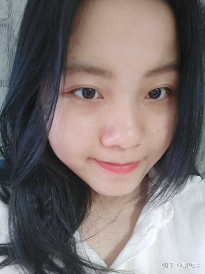 鼻子塌的女孩怎样由丑变美?