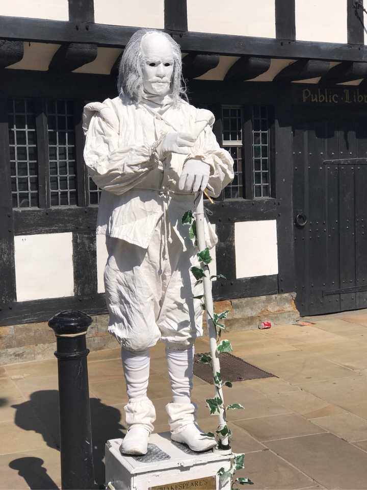 请问演莎士比亚戏剧时 英文发音用古英语还是现代英语呢 知乎 请问演莎士比亚戏剧时 英文发音用古英语还是现代英语呢 知乎