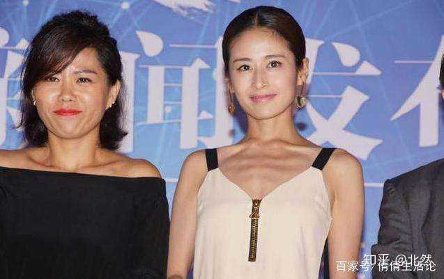 减肥之后胸还在,头也本身就很小的话,就很好看,但也有的明星身体过瘦