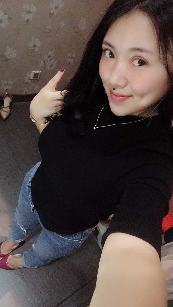 朋友长了一张好看的脸 但是身材简直差到不要不要的 没有全身照 就有