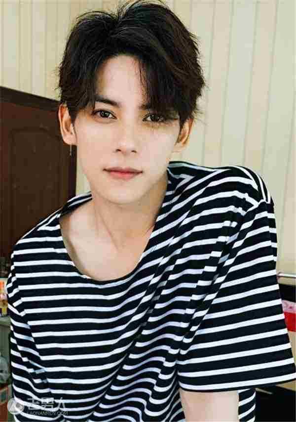 有哪些像是从二次元走出来的帅哥?