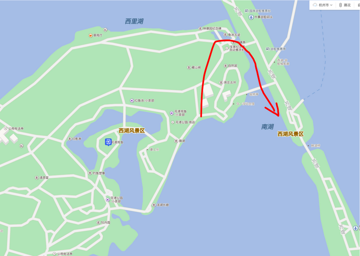 从花港观鱼的苏堤门口出来,我们来一次杭州总要走走苏堤,恩,其实苏堤