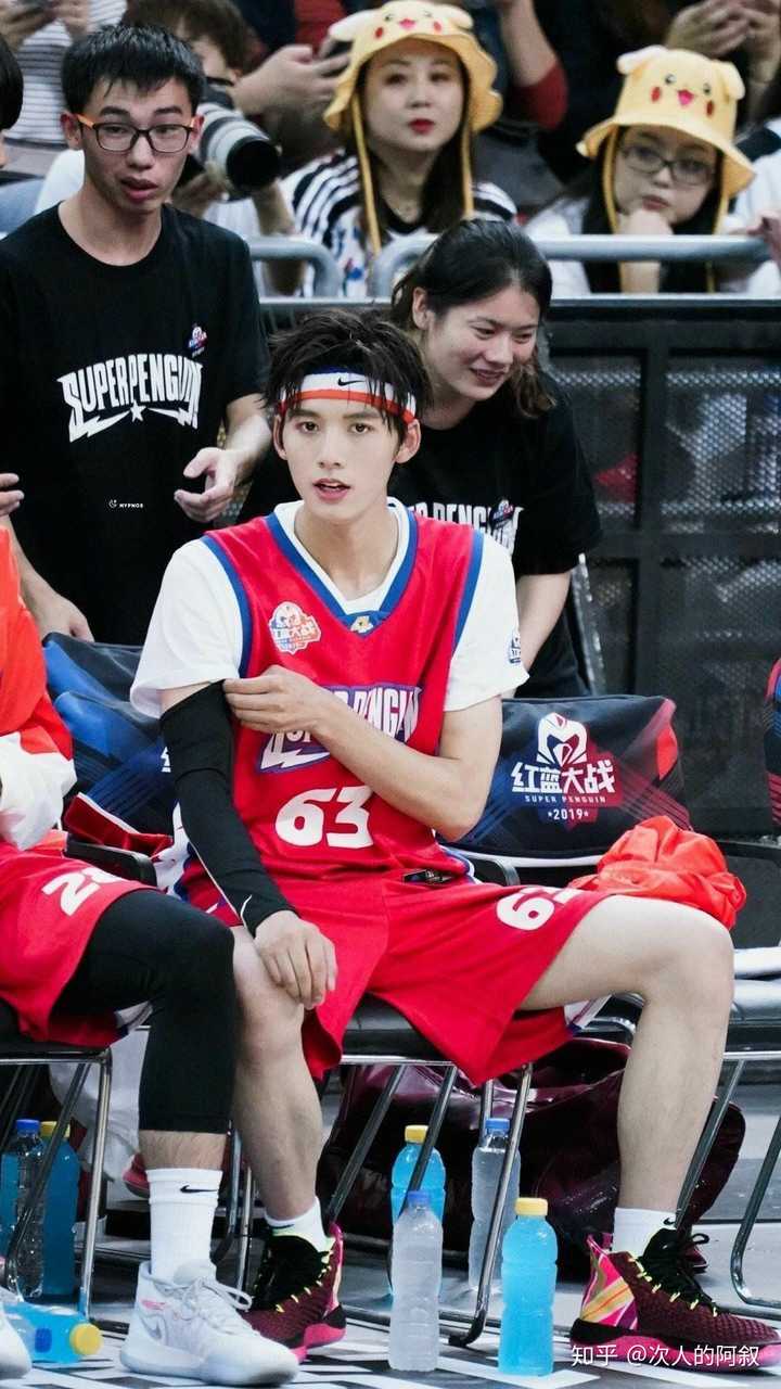 有什么纯路人存的明星图?