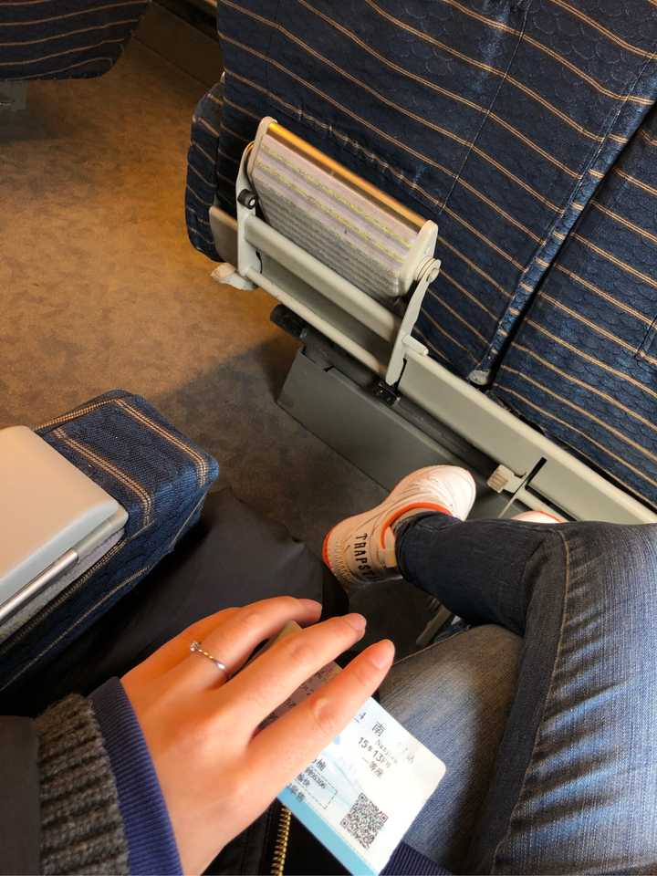 我一个人坐