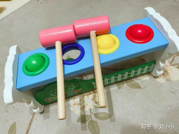 有哪些适合给1到2周岁宝宝使用的玩具 知乎