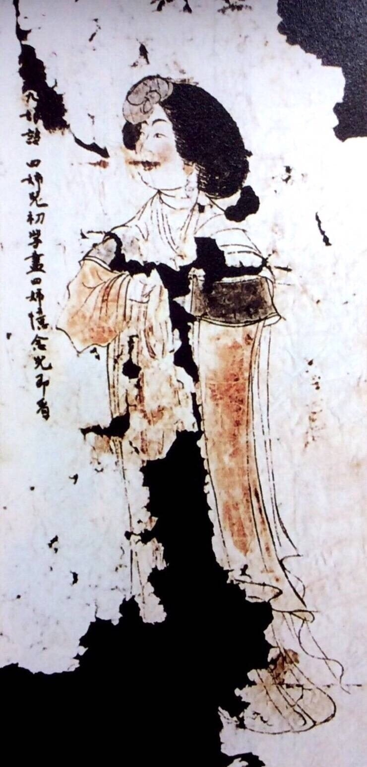 ▲唐 纸本 仕女图由此可见，那个年代的人真的觉得，一张面如满月的脸是