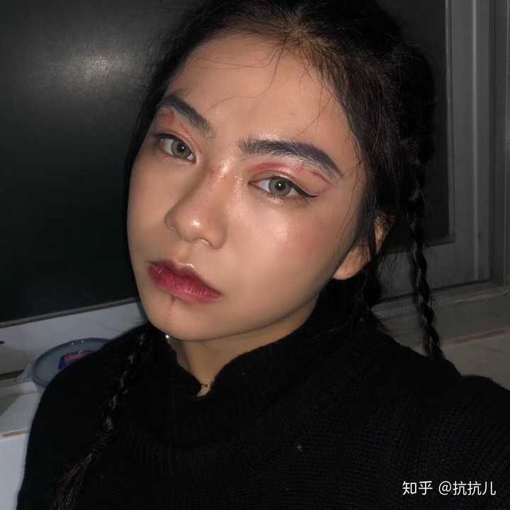 什么长相的女生会显得凶?