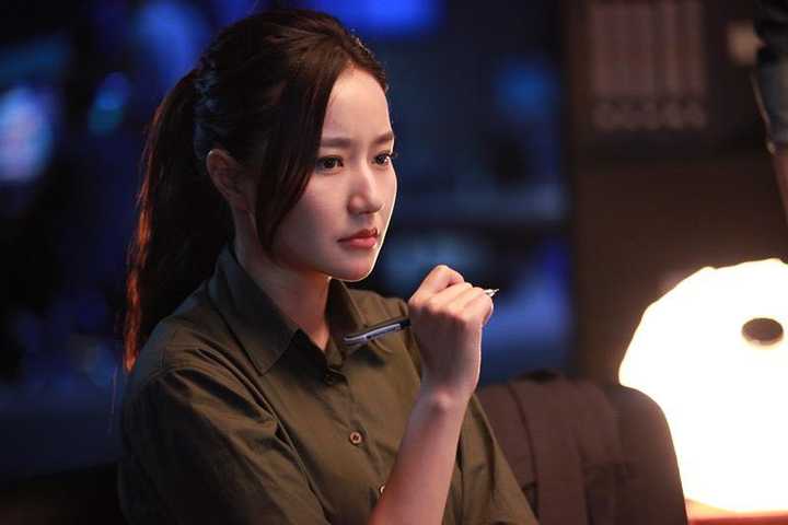 守卫者浮出水面