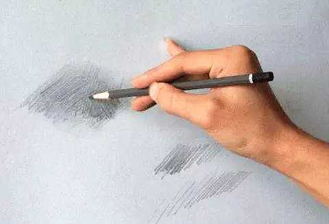 握笔式 这种方法就是平时的写字姿势,这种的握笔方法适合小面积的排线